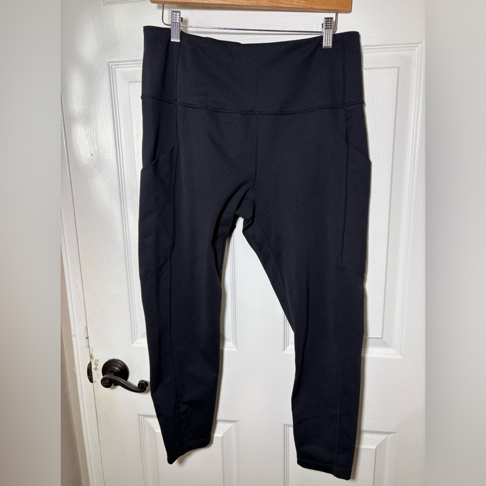 ZELLA Athletic/Yoga Leggings/Pants With Side Pockets in Black  Size XL